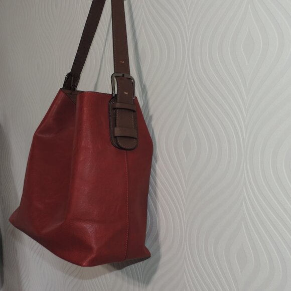 JOY SUSAN Red 2 in 1 Burgundy Red & Brown Vegan Hobo Bag plus Crossbody Purse - Picture 2 of 13